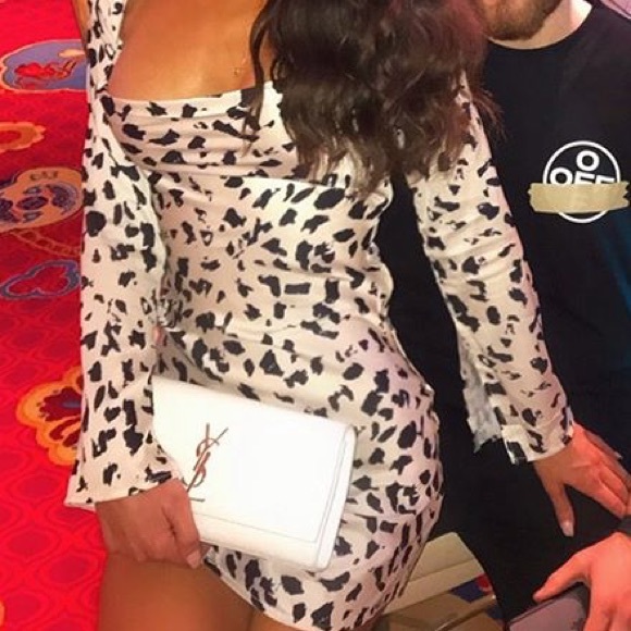 Backless dress - Picture 2 of 5